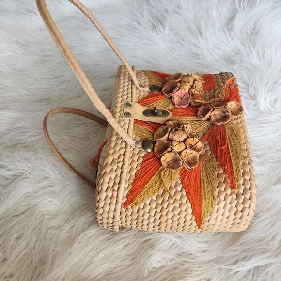 Vintage 60s 70 Woven Straw Raffia Beach Tote Market Bag Purse Yarn Floral Basket - Picture 12 of 16